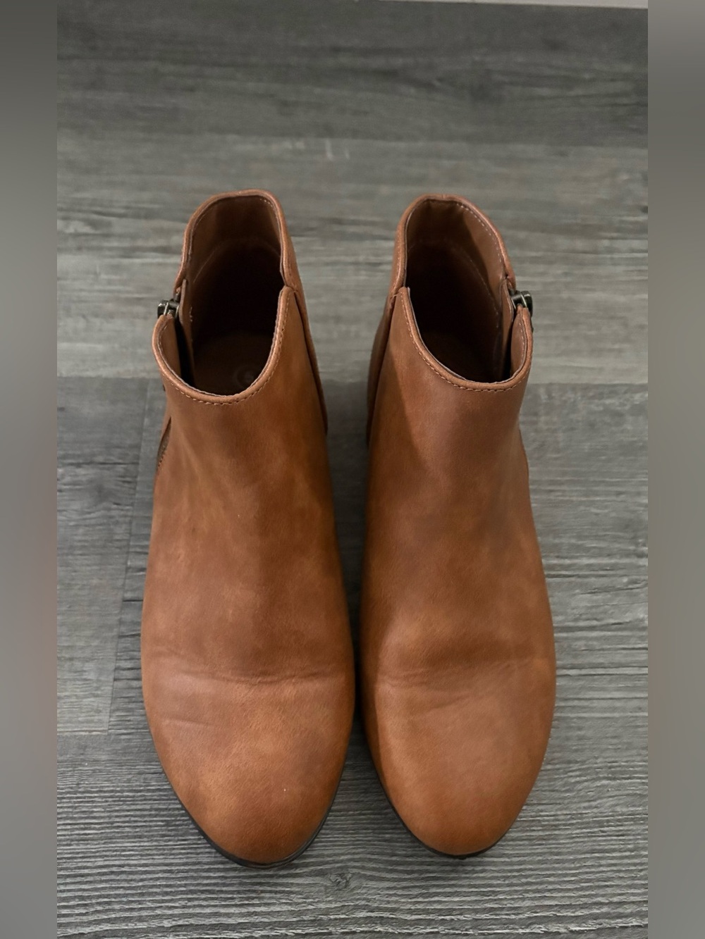 Cat & Jack Brown Chelsea Ankle Boots. Big Kids Girls size 5